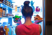 Диетологи разрешили: 10 продуктов, которые можно есть перед сном